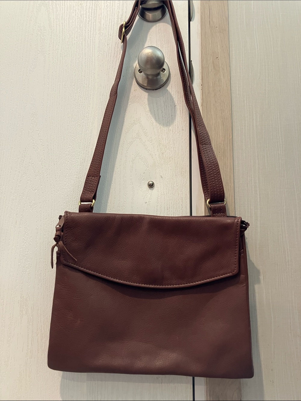 Ward and Eis Petoskey vintage leather crossbody/shoulder bag